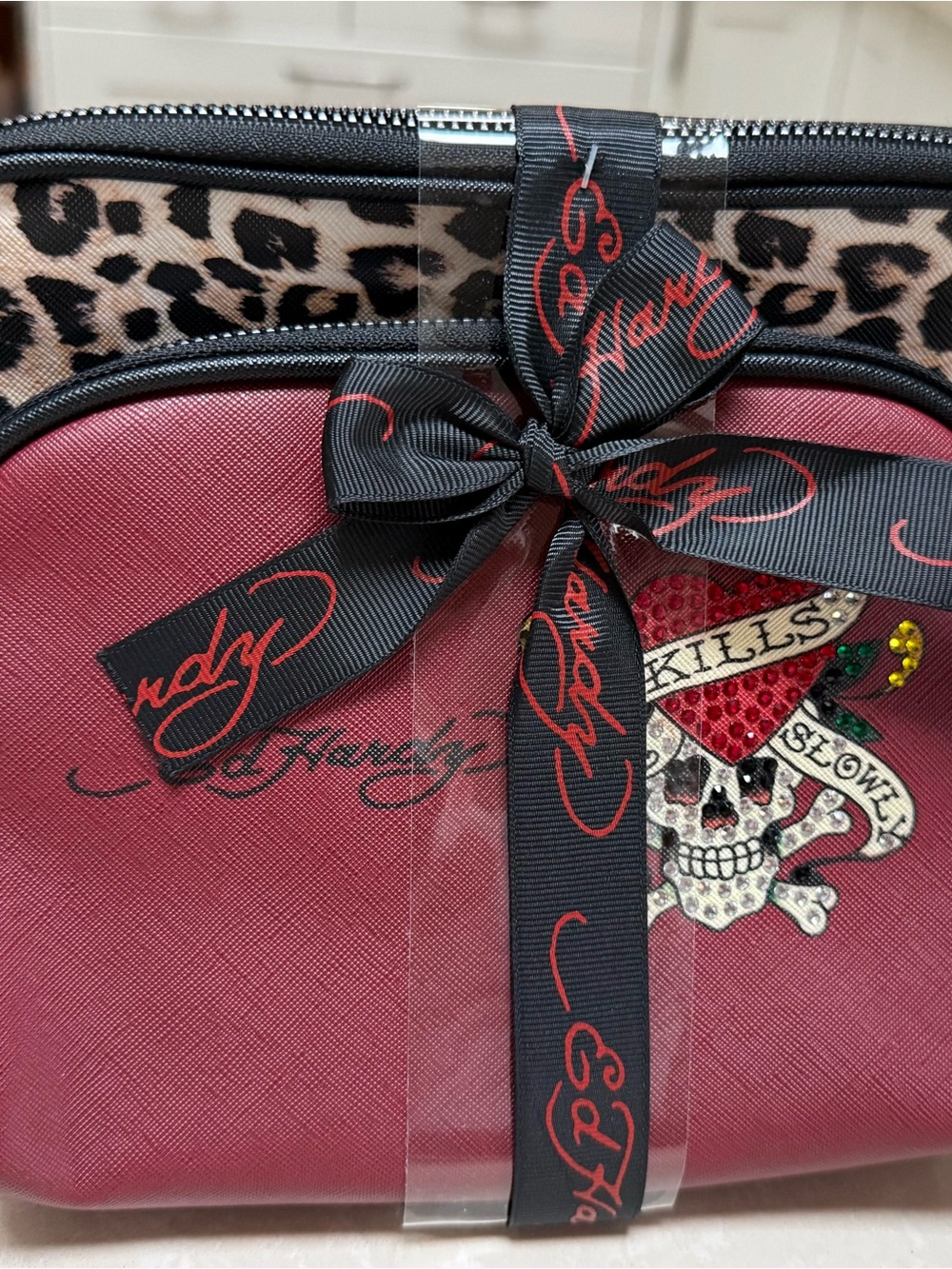 Ed Hardy Two Piece Cosmetic Bag Set -bold red & leopard design, skull, heart NWT - Picture 3 of 11